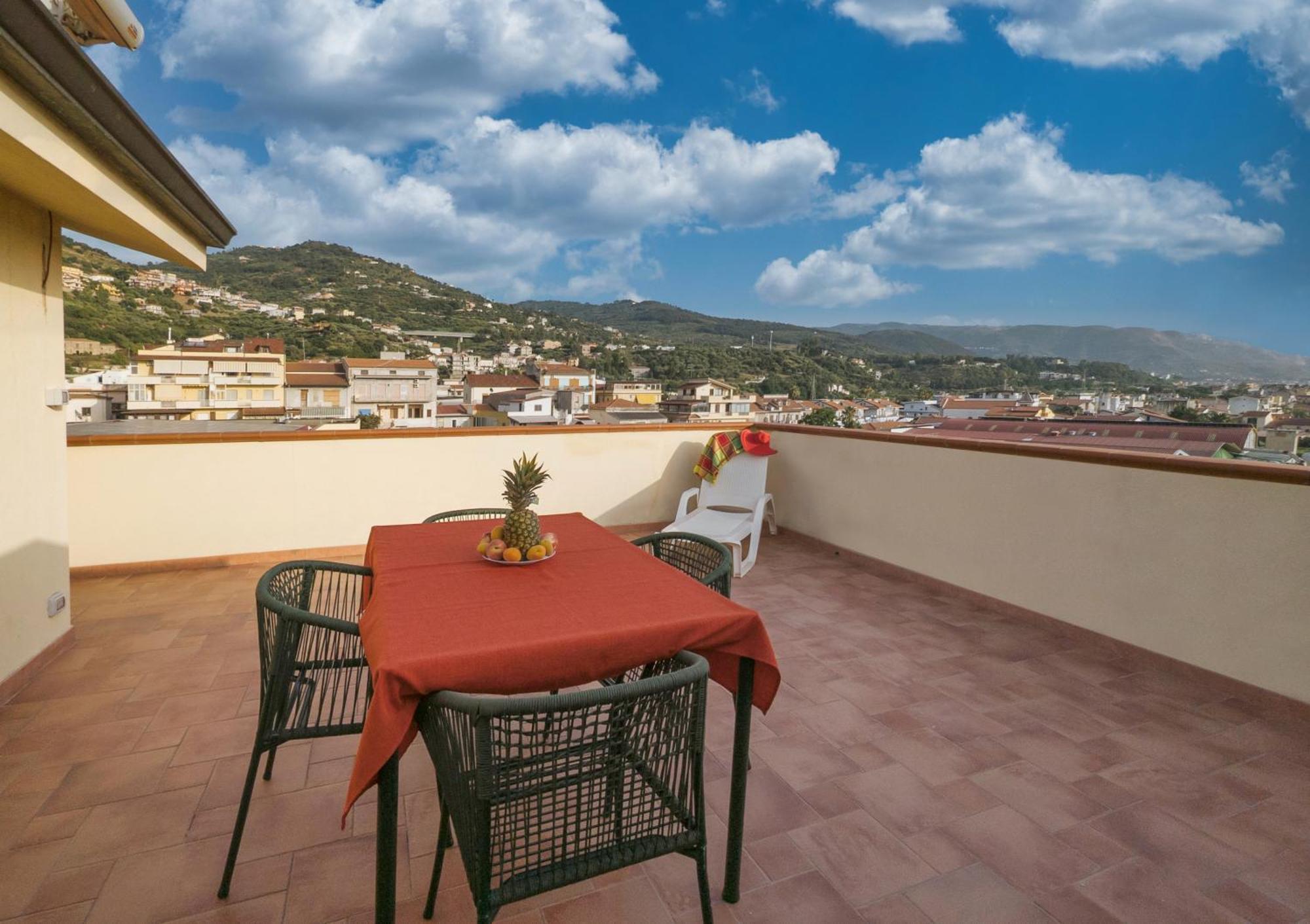 Magico Apartments - 450M Dalla Spiaggia Capo d'Orlando Luaran gambar