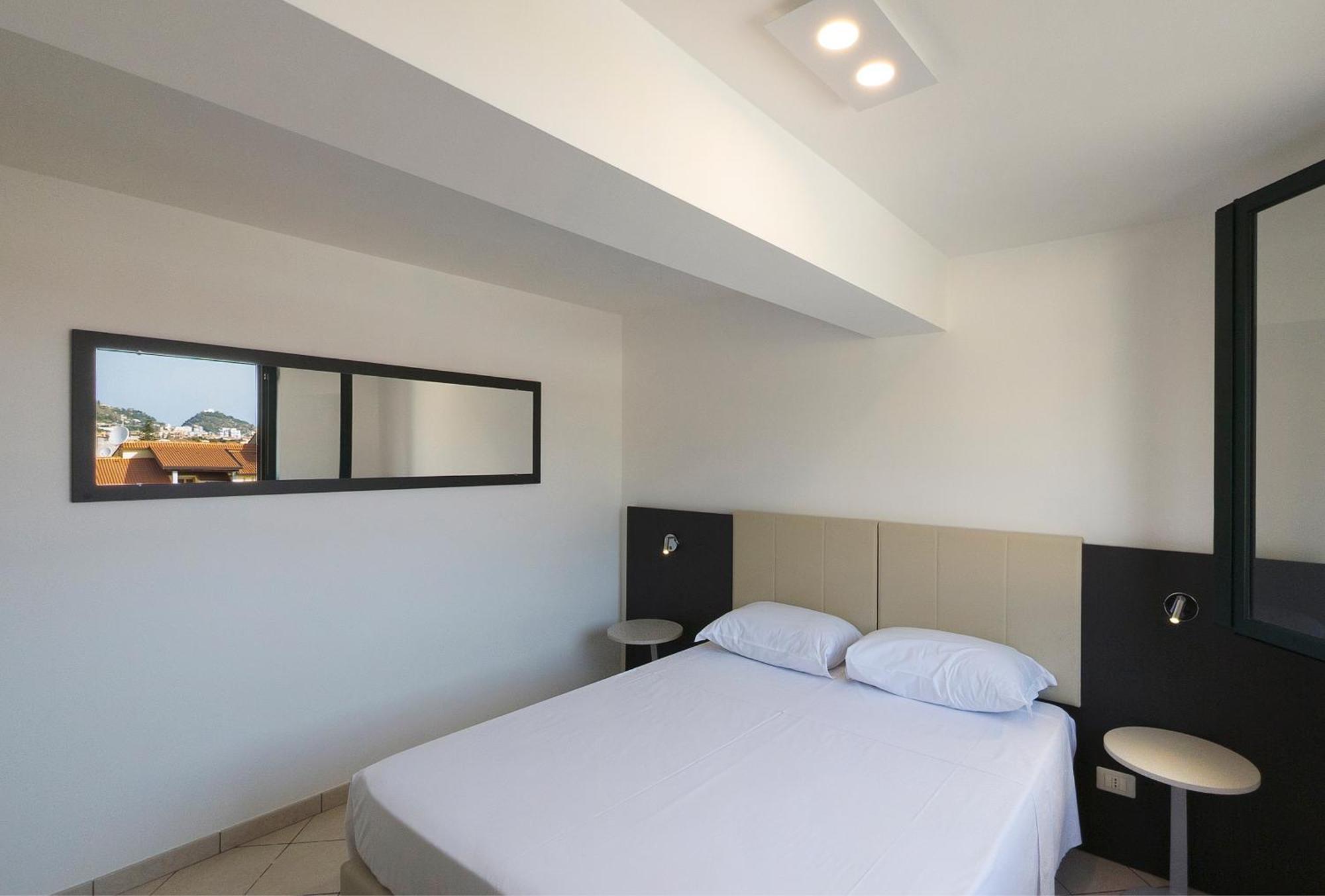 Magico Apartments - 450M Dalla Spiaggia Capo d'Orlando Luaran gambar