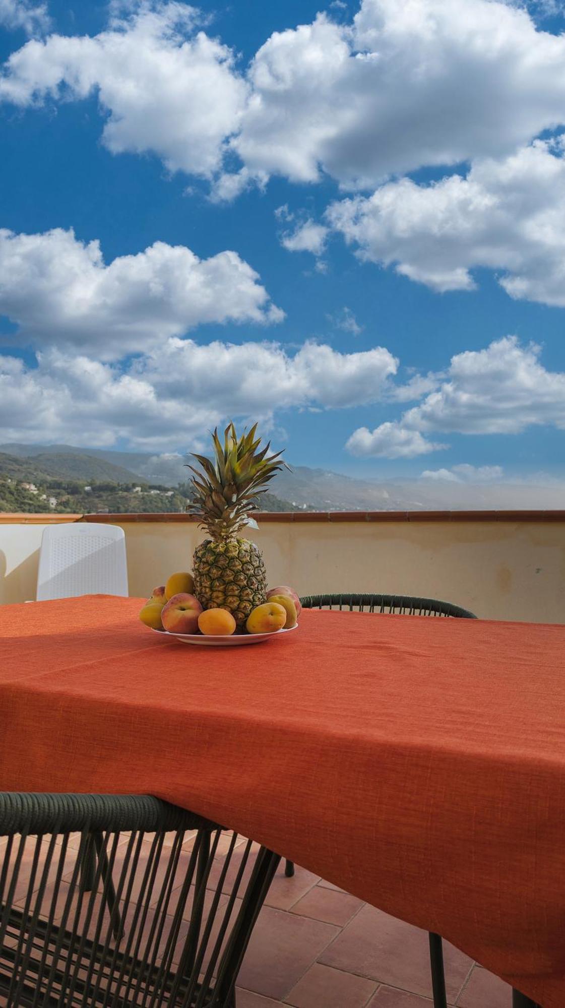 Magico Apartments - 450M Dalla Spiaggia Capo d'Orlando Luaran gambar