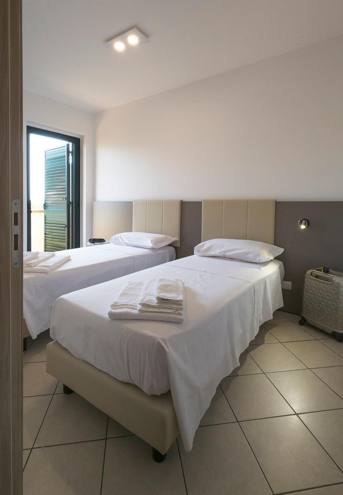 Magico Apartments - 450M Dalla Spiaggia Capo d'Orlando Luaran gambar