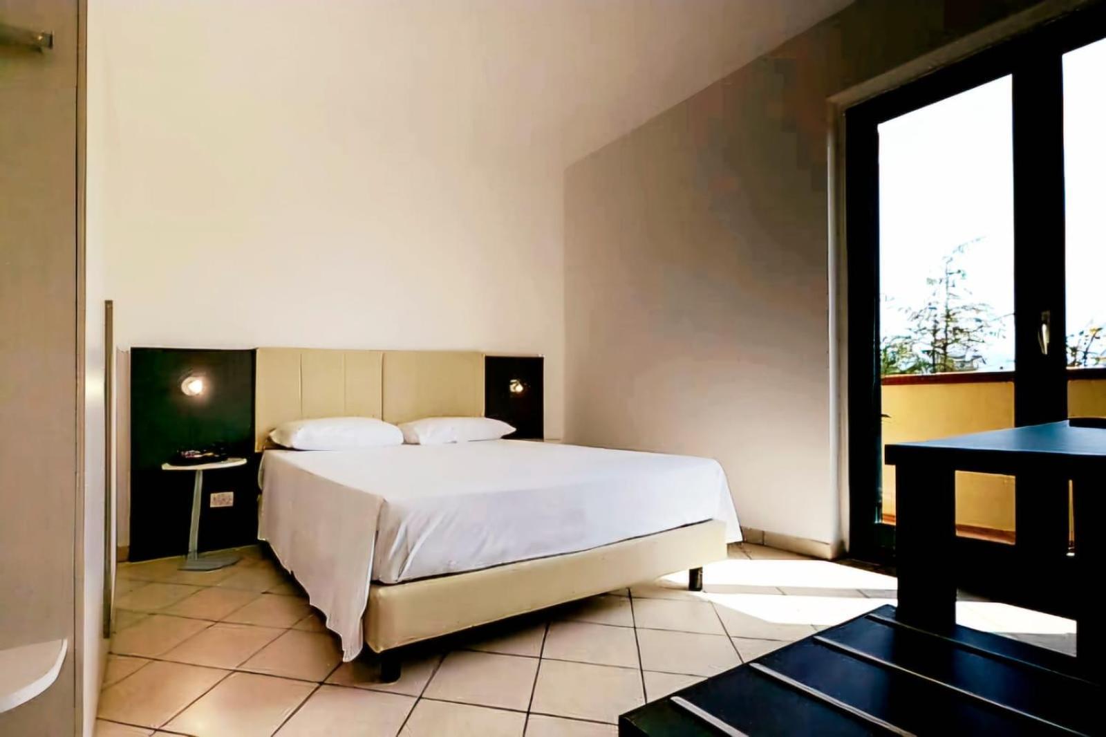 Magico Apartments - 450M Dalla Spiaggia Capo d'Orlando Luaran gambar