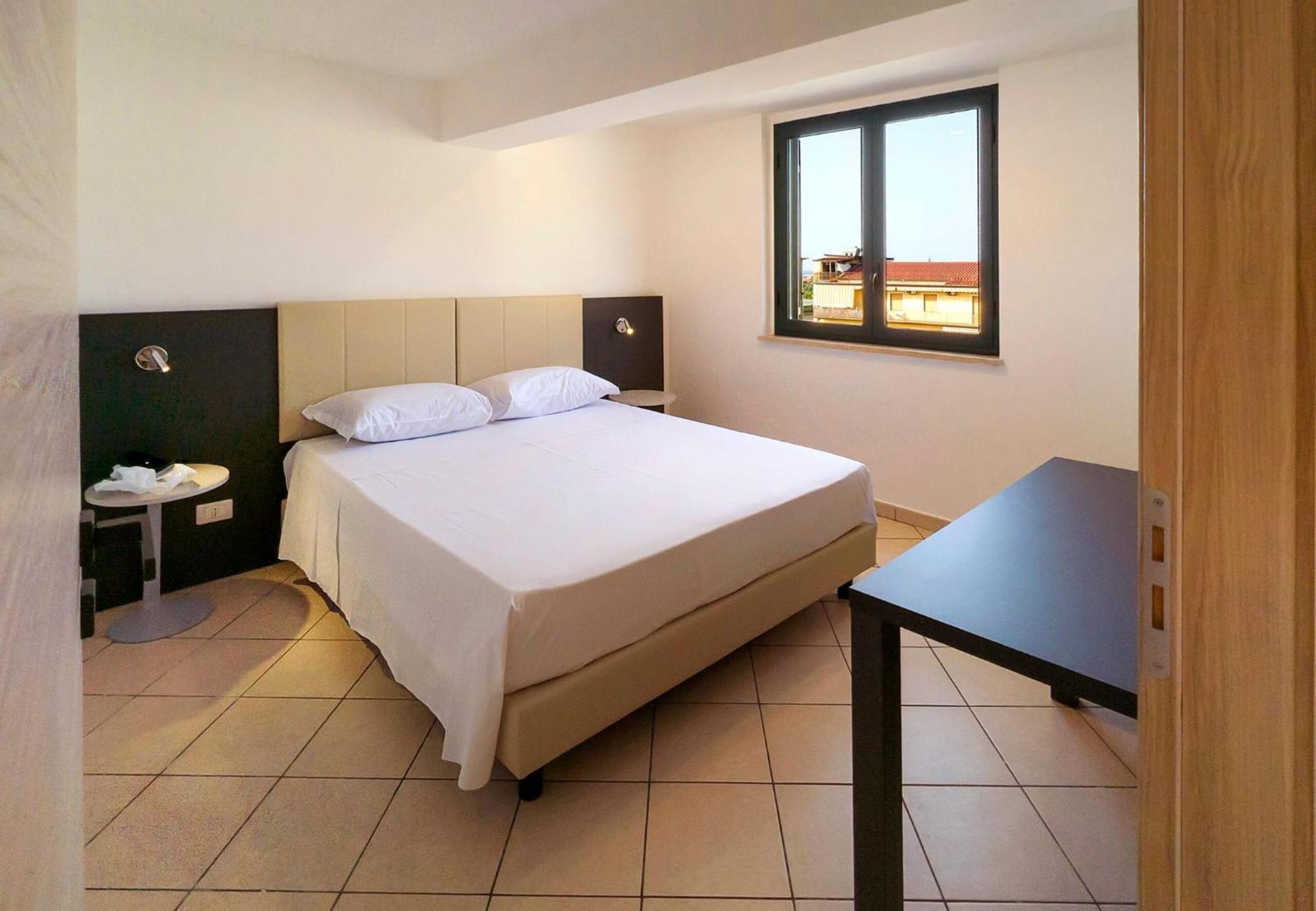 Magico Apartments - 450M Dalla Spiaggia Capo d'Orlando Luaran gambar
